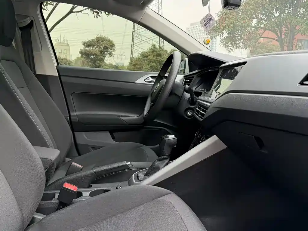 Polo 2021 Plus 1.5L Automatic Panoramic Enjoyment Edition купить на сайте DeffCars