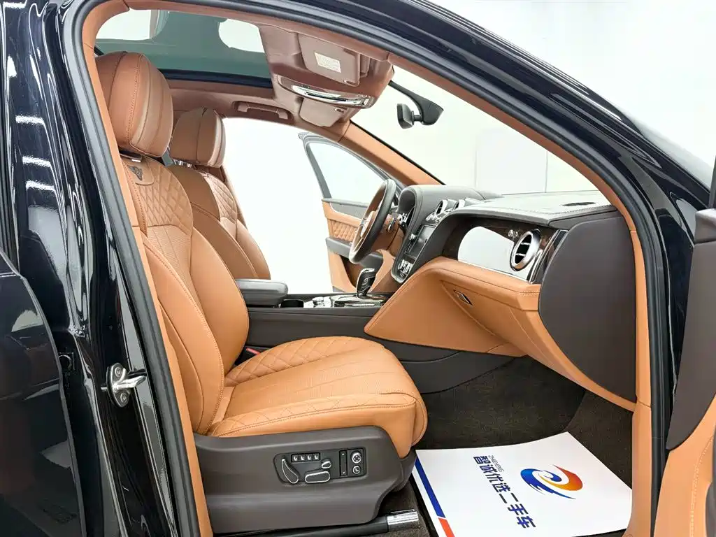 Bentayga 2016 6.0T Standard Edition купить на сайте DeffCars