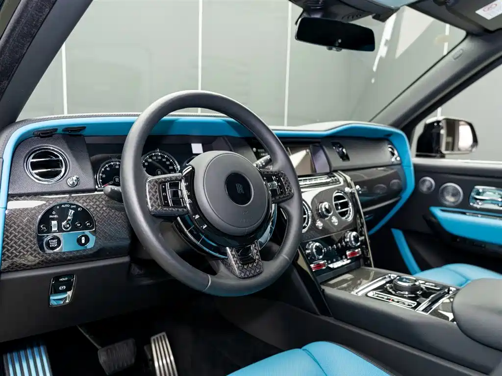 Cullinan 2024 Black Badge купить на сайте DeffCars