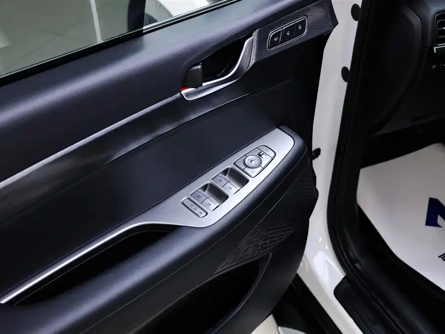 Paristi 2021 3.5L automatic four-wheel drive GLS купить на сайте DeffCars