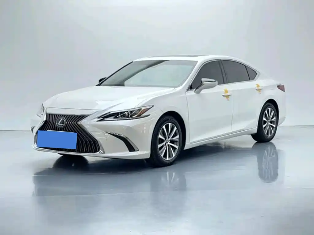 Lexus ES 2018 200 Excellence Edition National V купить на сайте DeffCars