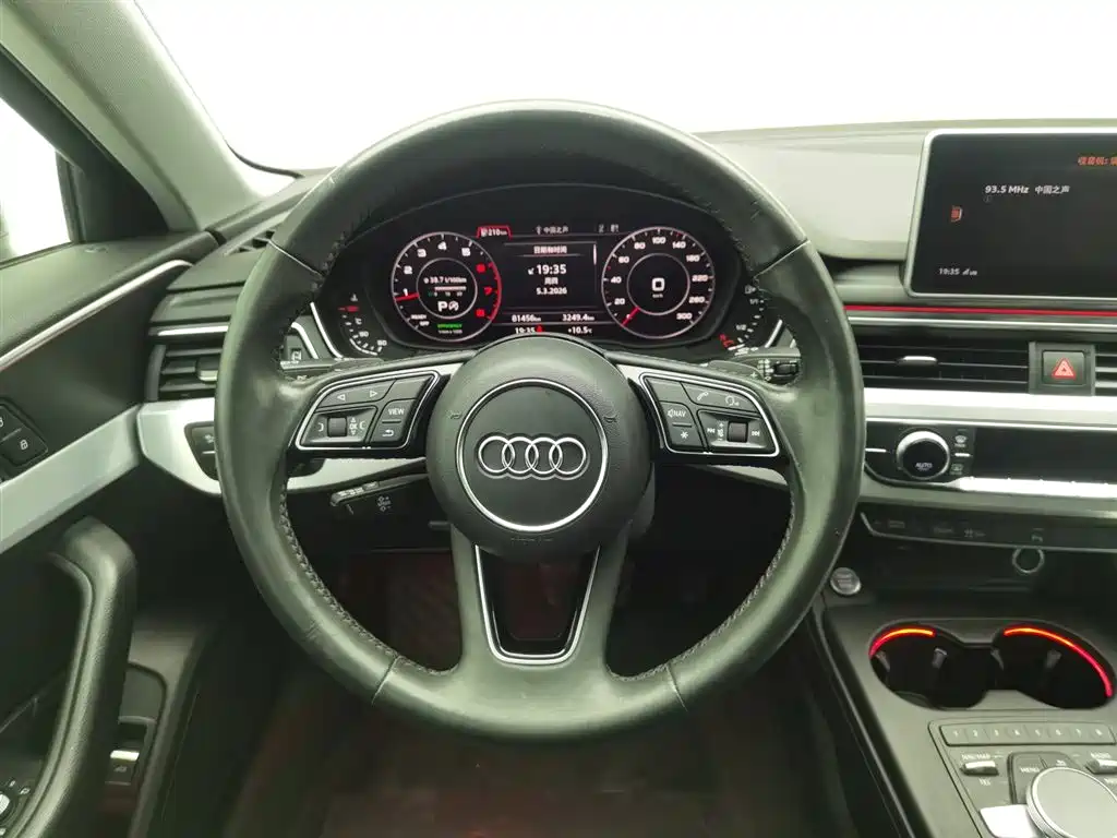 Audi A4L 2018 30th Anniversary Model 40 TFSI Fashion Model купить на сайте DeffCars