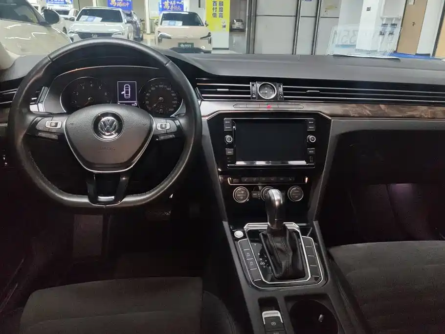 Magotan 2017 330TSI DSG luxury model купить на сайте DeffCars
