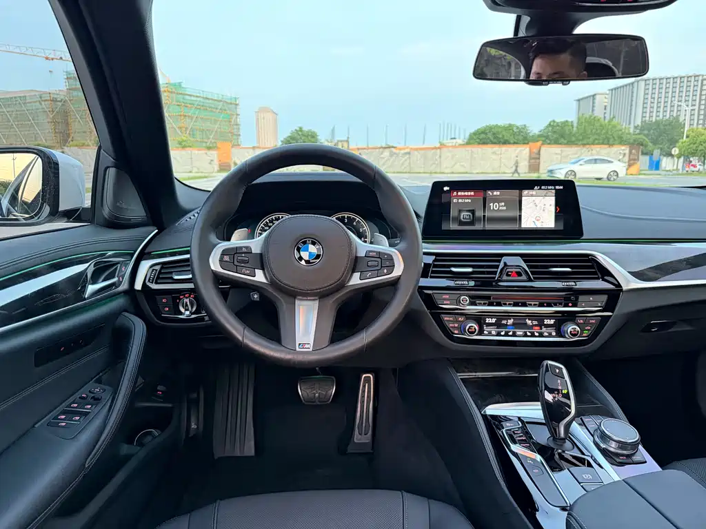 BMW 5 Series 2018 530Li Exclusive M Sports Package купить на сайте DeffCars