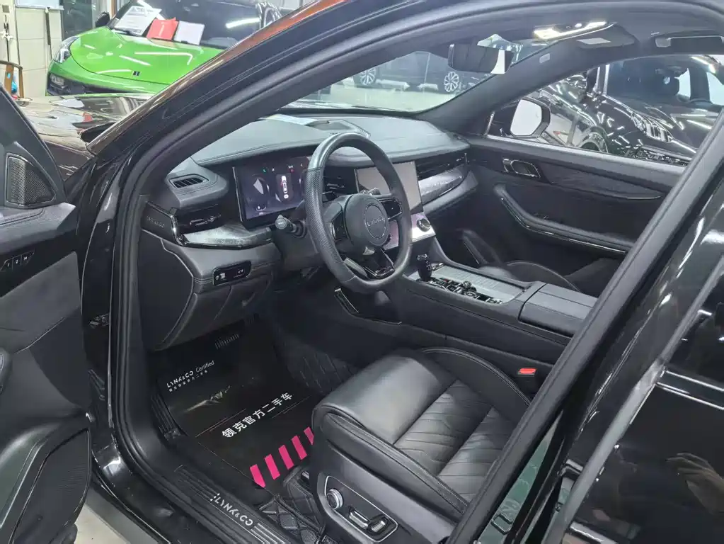 Lynk & Co 09 2021 2.0T Halo six-seater купить на сайте DeffCars