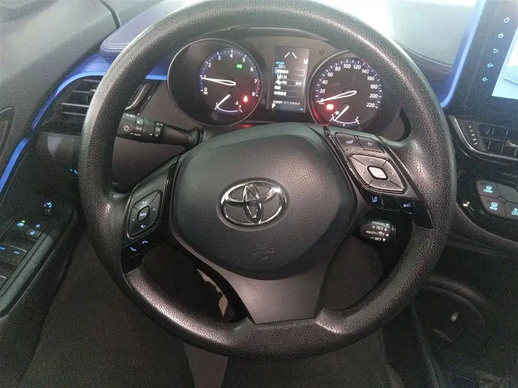 Toyota C-HR 2021 2.0L Comfort Edition купить на сайте DeffCars