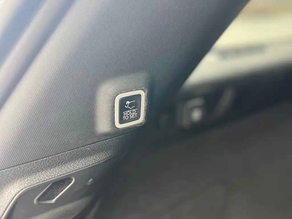 Grand Cherokee 4xe imported 2023 4xe Yuanfeng version купить на сайте DeffCars