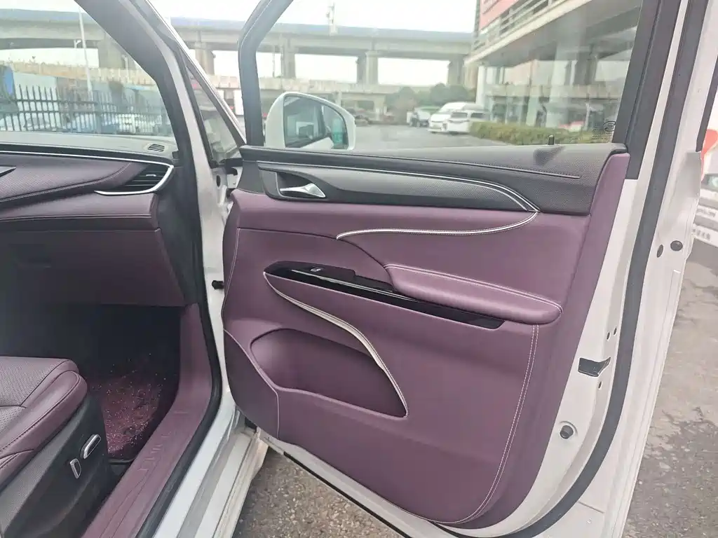 Buick GL8 2025 Land Business Class First Edition купить на сайте DeffCars