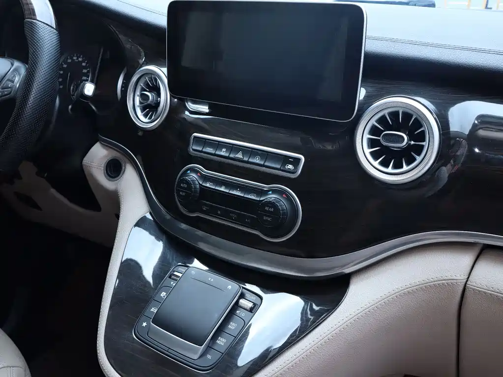 Vito 2021 2.0T Business Edition 7 seats купить на сайте DeffCars