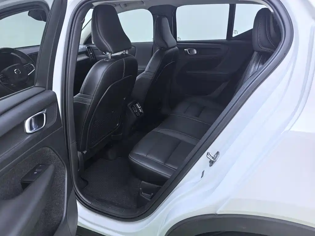 Volvo XC40 2020 T4 four-wheel drive Zhiyuan Deluxe Edition купить на сайте DeffCars
