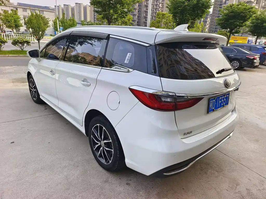 Song MAX 2017 1.5T automatic intelligent connected elite type 7 seats купить на сайте DeffCars