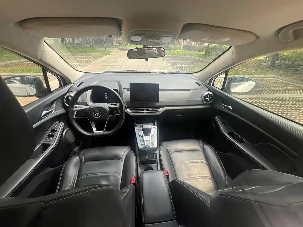 Yuan New Energy 2019 EV535 ZhiLian Tide Leader купить на сайте DeffCars