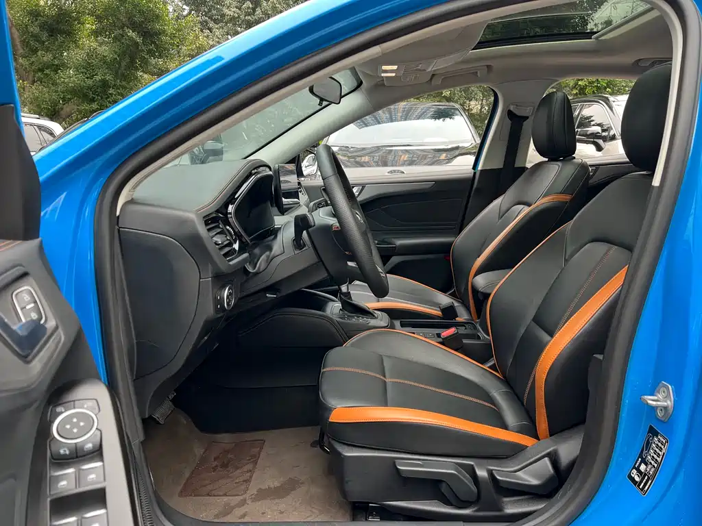 Focus 2022 sedan EcoBoost 180 automatic racing version купить на сайте DeffCars