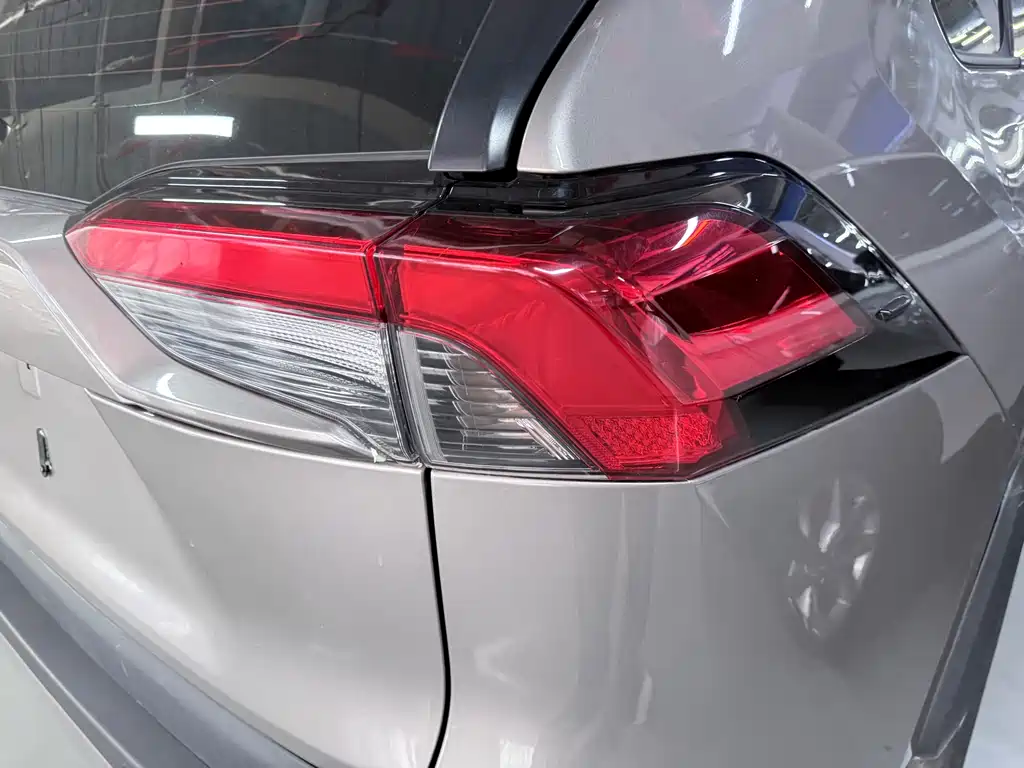 RAV4 Rongfang 2024 2.0L CVT two-wheel drive fashion Plus version купить на сайте DeffCars