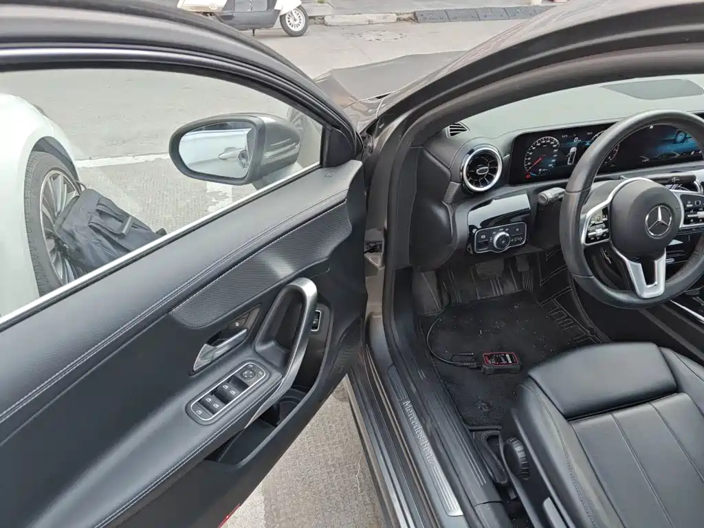 Mercedes-Benz A-Class 2021 facelift A 180 L sports sedan купить на сайте DeffCars