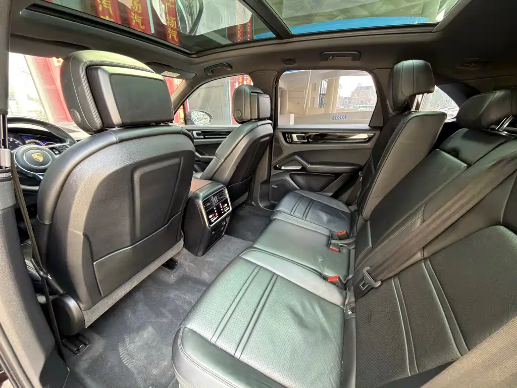 Cayenne New Energy 2019 Cayenne E-Hybrid 2.0T купить на сайте DeffCars
