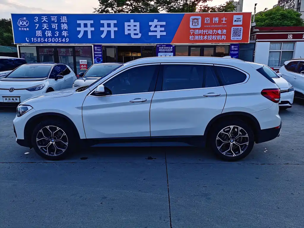 BMW X1 2020 sDrive25Li Leading Model купить на сайте DeffCars