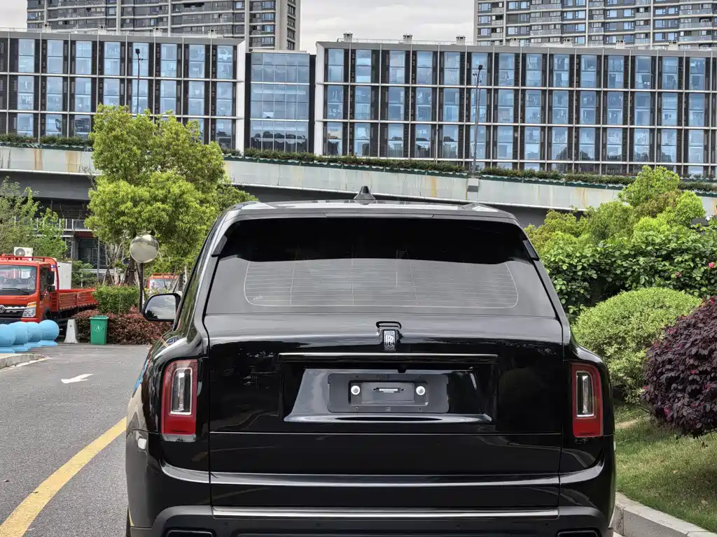 Cullinan 2020 Black Badge купить на сайте DeffCars