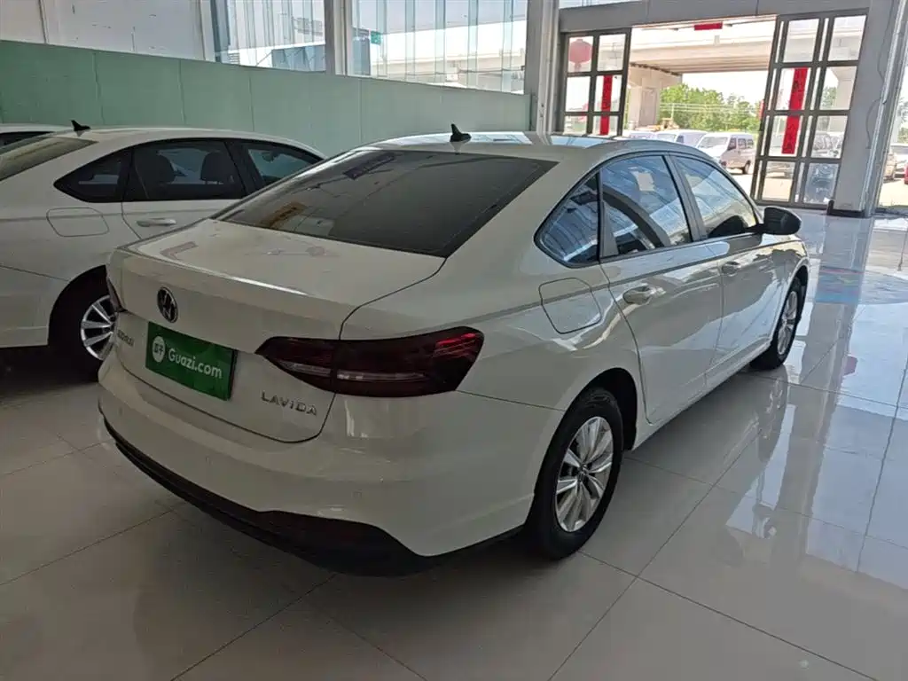 Lavida 2023 facelift 1.5L automatic Deyi version купить на сайте DeffCars