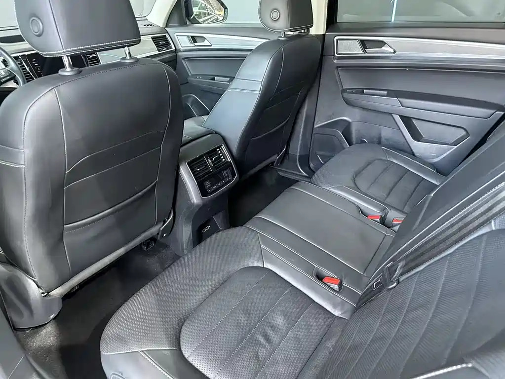 Touron 2020 380TSI four-wheel drive luxury version National VI купить на сайте DeffCars