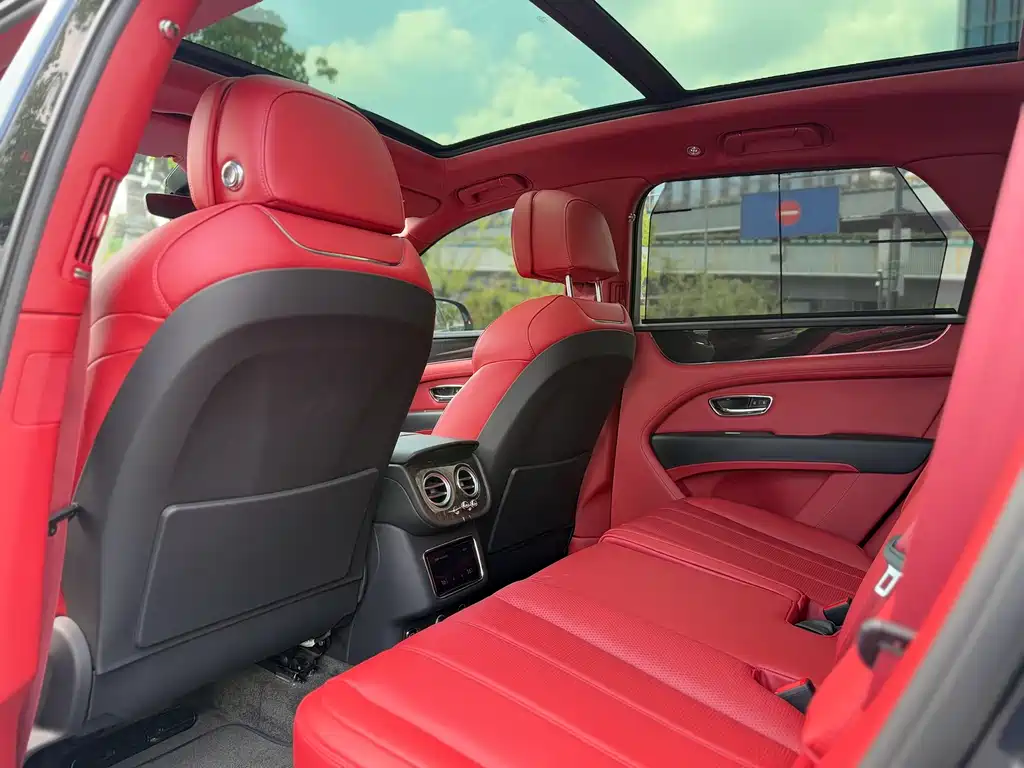 Bentayga 2021 4.0T V8 купить на сайте DeffCars