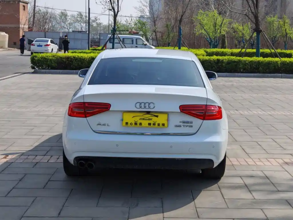 Audi A4L 2016 35 TFSI Collector's Edition Automatic Standard купить на сайте DeffCars