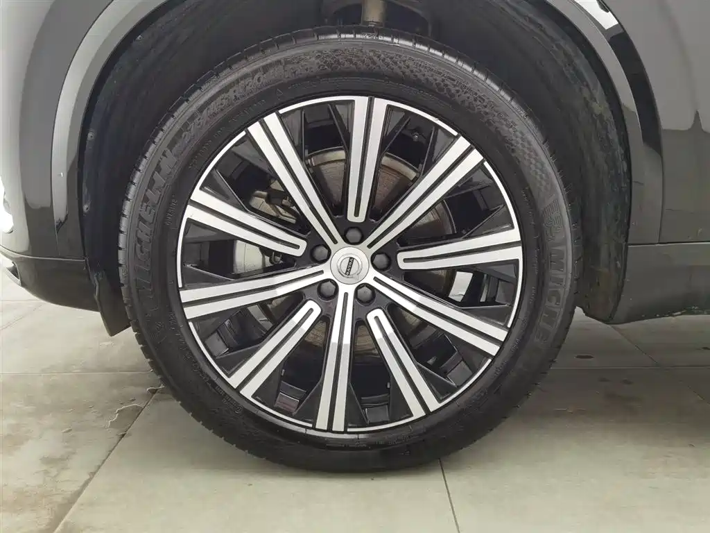 Volvo XC90 2023 B6 Zhiyi Luxury Edition 7 seats купить на сайте DeffCars