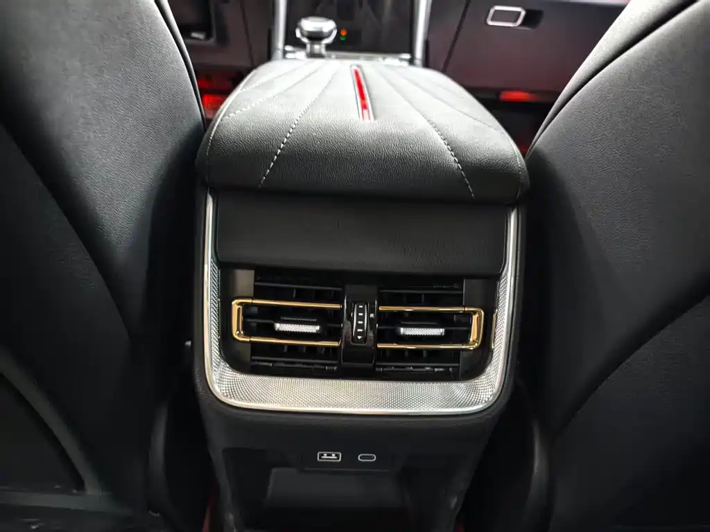 Hongqi H5 2023 1.8T automatic business version купить на сайте DeffCars