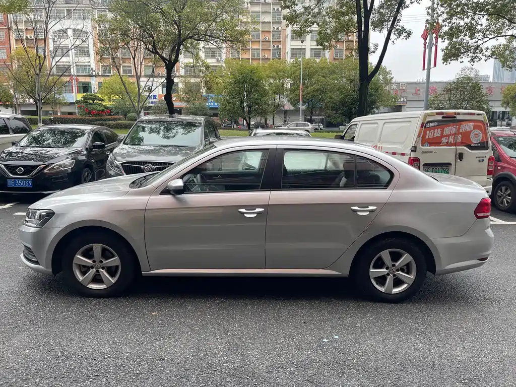 Lavida 2015 1.6L automatic fashion version купить на сайте DeffCars