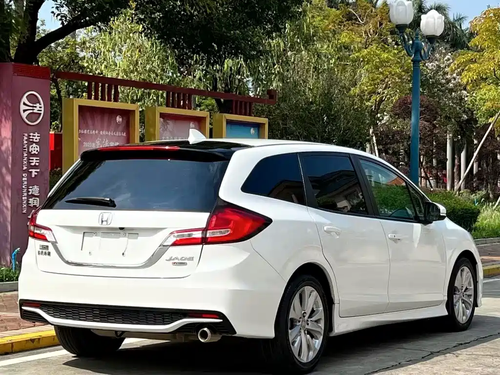 Jade 2017 1.8L automatic comfort version 5 seats купить на сайте DeffCars