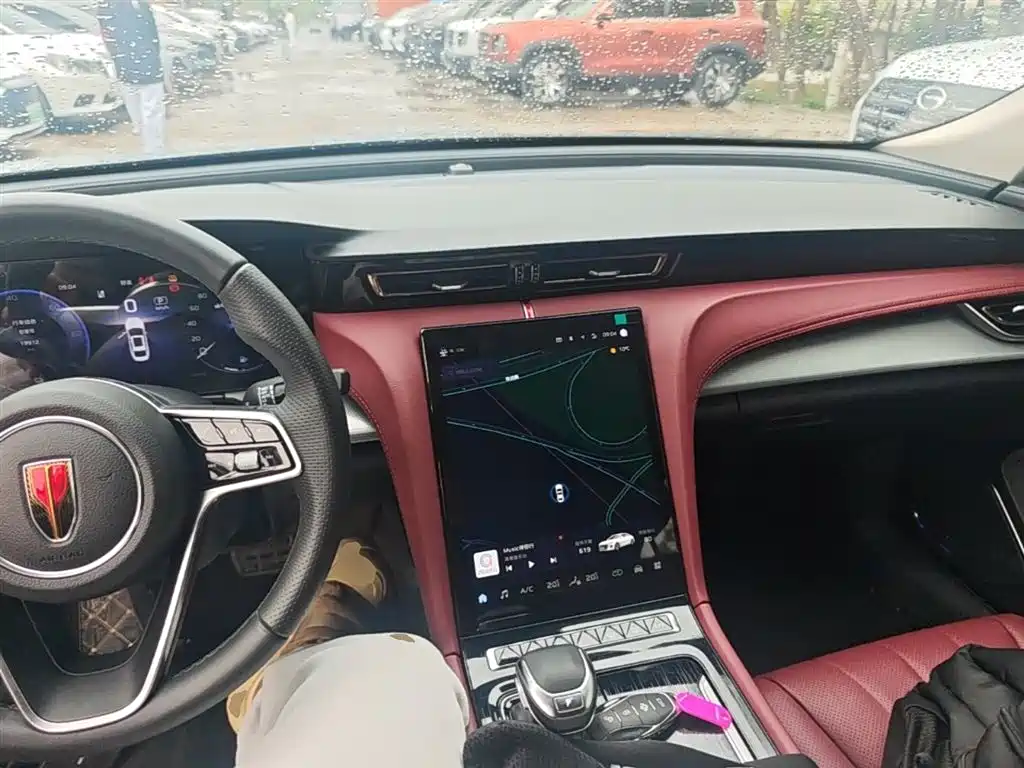 Hongqi H5 2024 1.5T HEV Zhilian Qichang Edition купить на сайте DeffCars