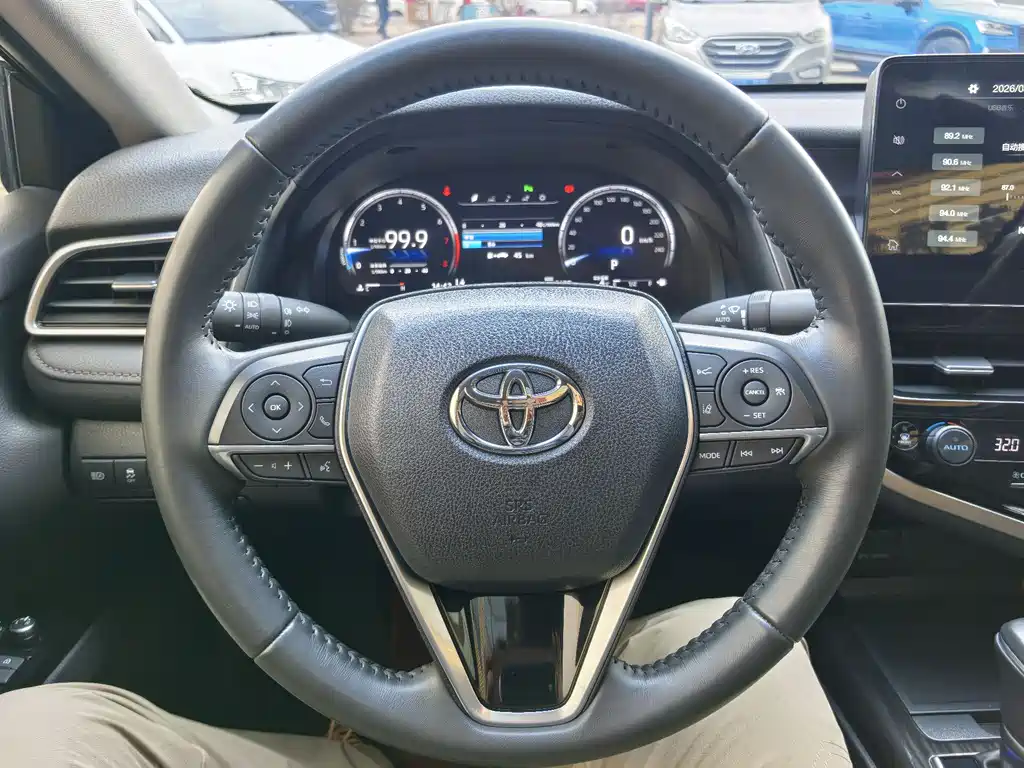 Camry 2023 2.5G Deluxe Edition купить на сайте DeffCars