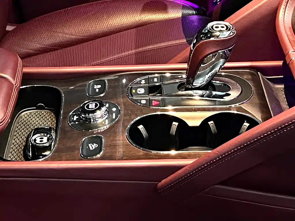 Bentayga plug-in hybrid 2021 3.0T PHEV купить на сайте DeffCars
