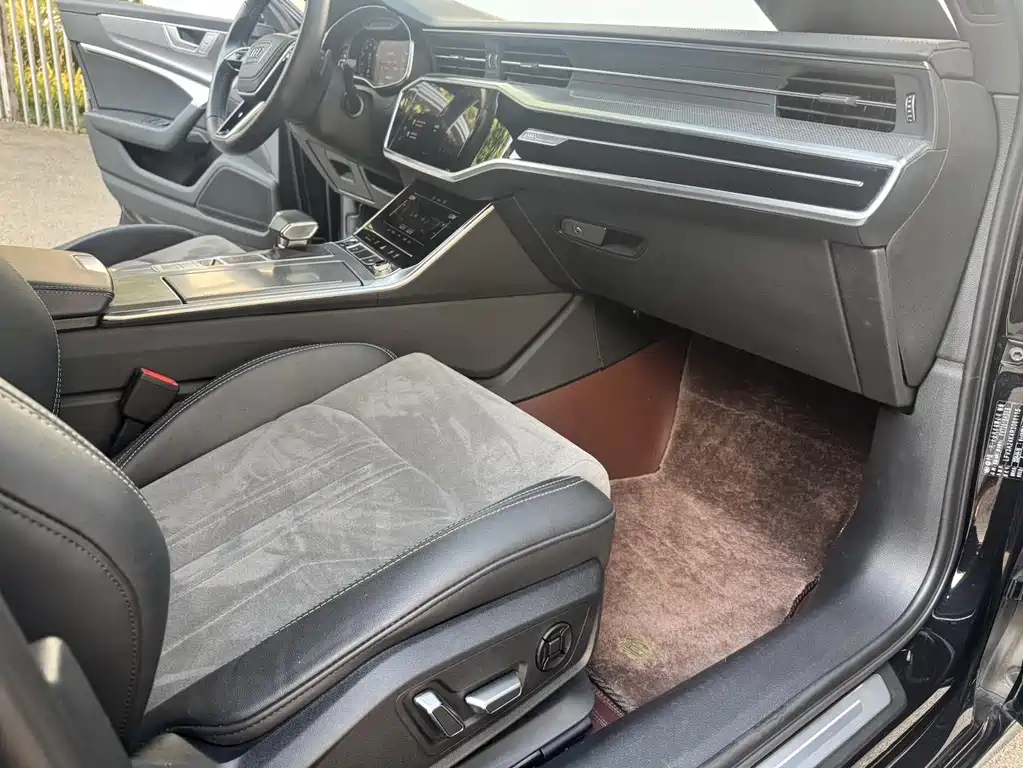 Audi A6L 2024 45 TFSI Premium Dynamic Model купить на сайте DeffCars