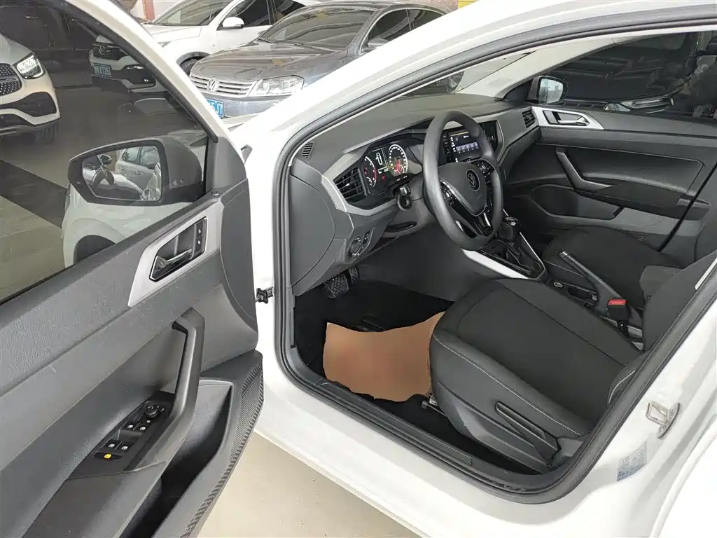 Polo 2021 Plus 1.5L Automatic Panoramic Enjoyment Edition купить на сайте DeffCars