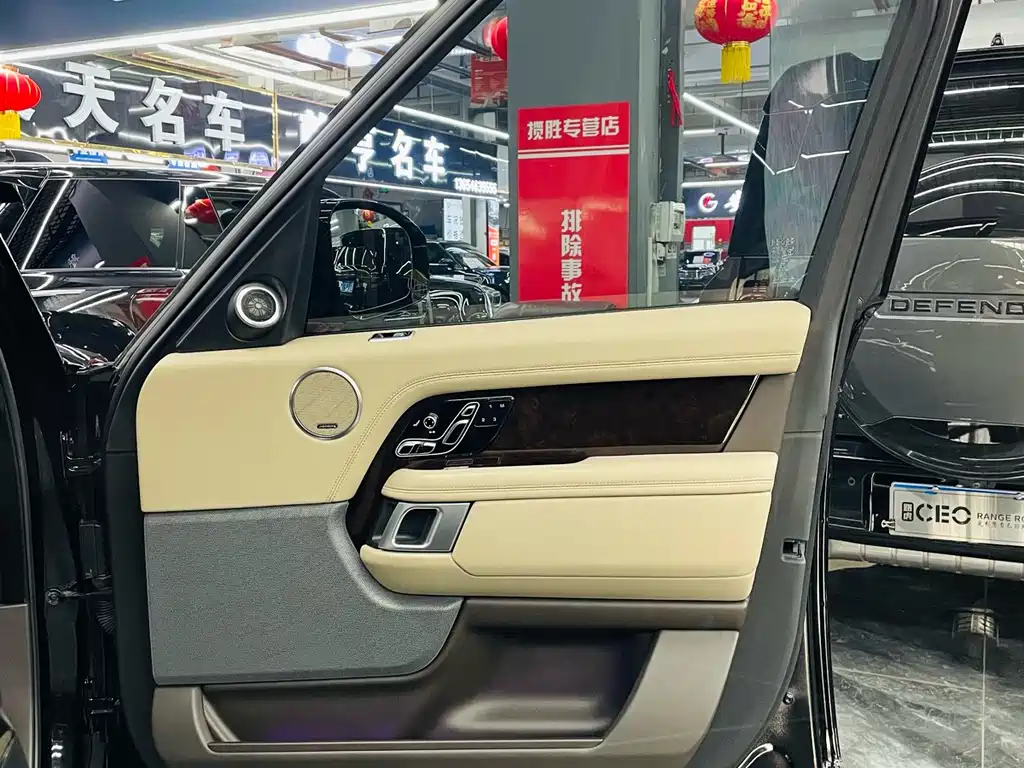 Range Rover 2022 3.0 L6 400PS Legendary Extended Classic Edition купить на сайте DeffCars