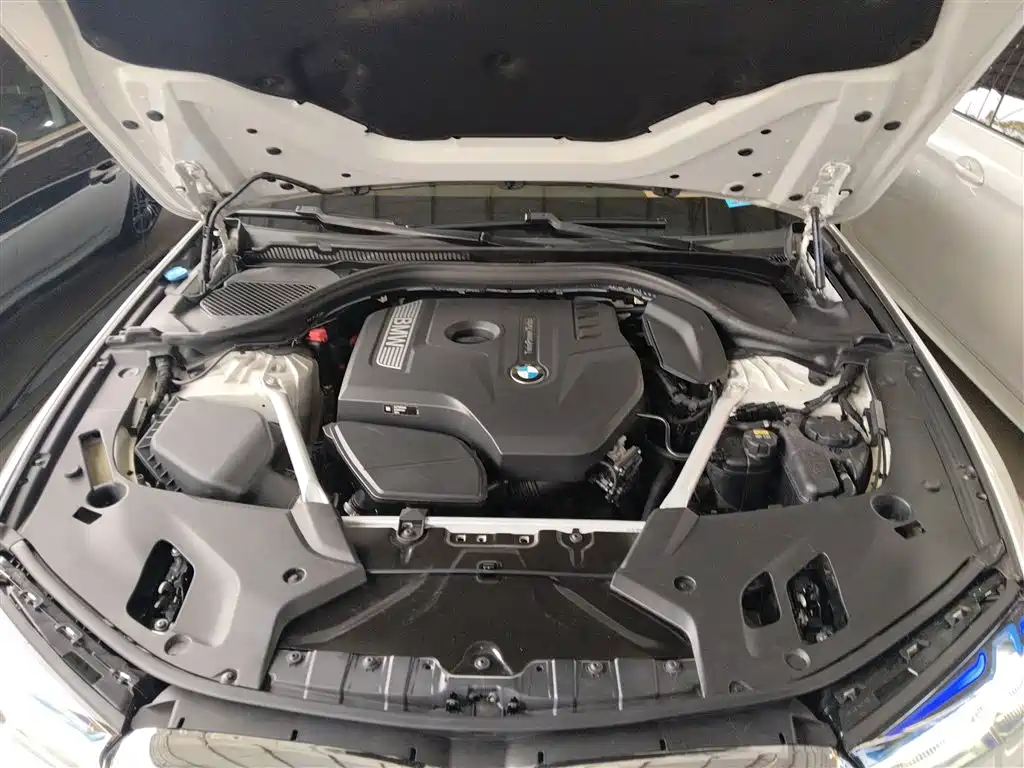 BMW 5 Series 2019 530Li Leading M Sports Package купить на сайте DeffCars