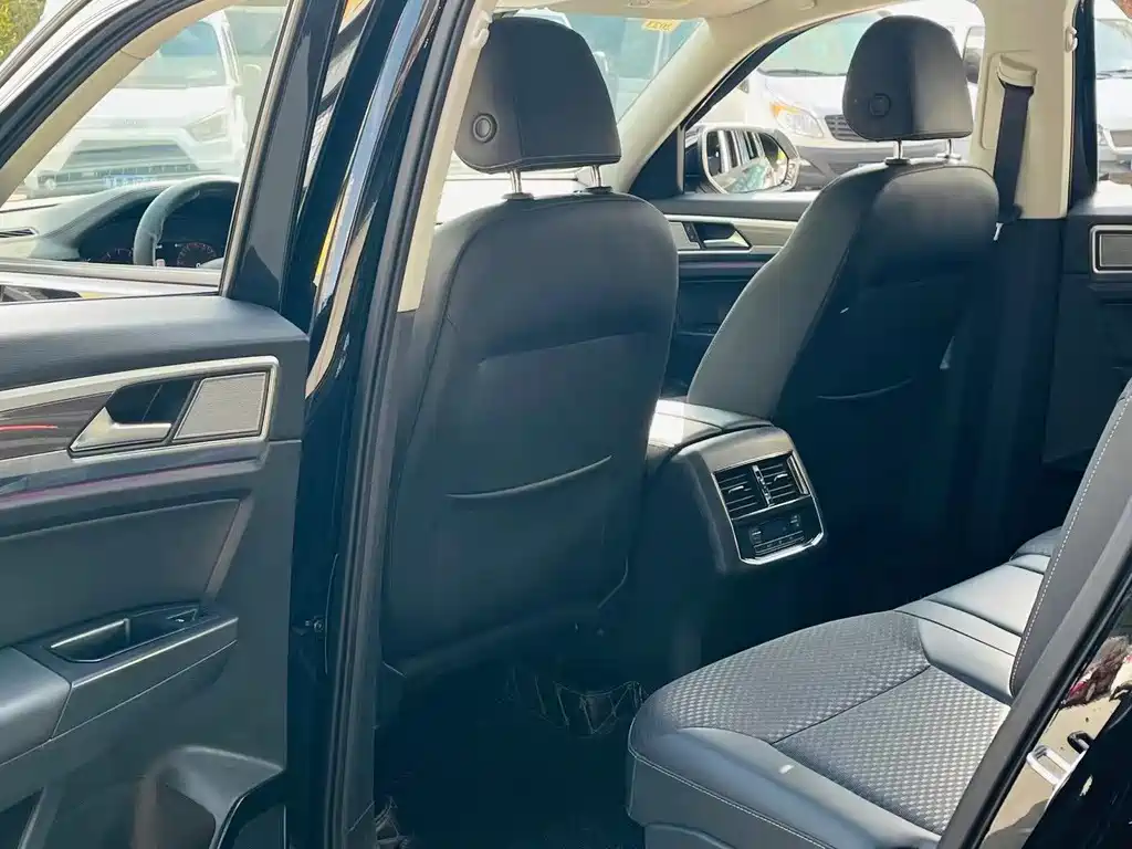 Touron 2020 facelift 330TSI two-wheel drive comfort version купить на сайте DeffCars