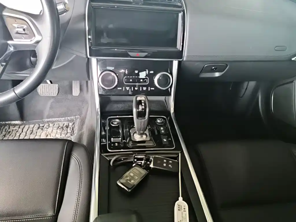 Jaguar XEL 2020 2.0T 200PS S Enterprising Elegant Edition купить на сайте DeffCars