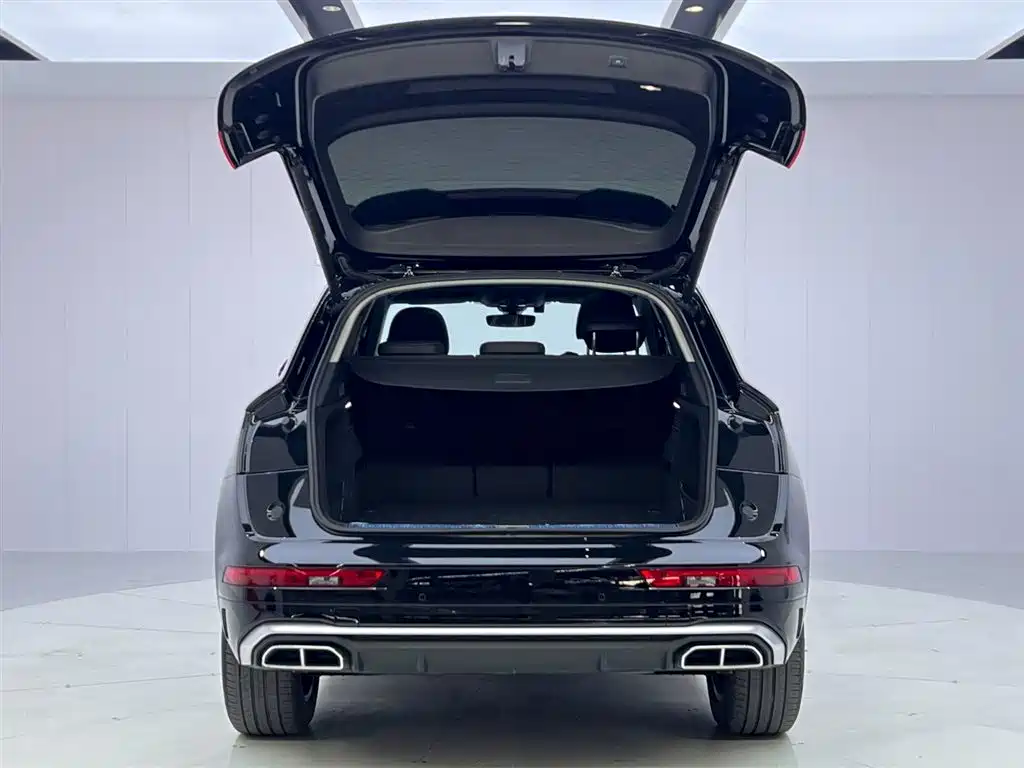 Audi Q5L 2024 40 TFSI Fashionable and Dynamic купить на сайте DeffCars
