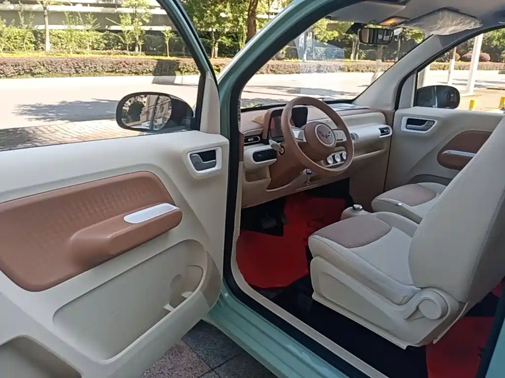 Hongguang MINIEV 2024 third generation 215km youth version купить на сайте DeffCars