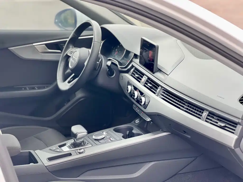 Audi A4L 2019 40 TFSI Enterprising National VI купить на сайте DeffCars
