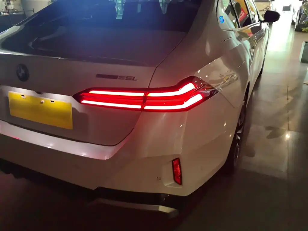 BMW i5 2024 eDrive 35L Exclusive M Sports Package купить на сайте DeffCars