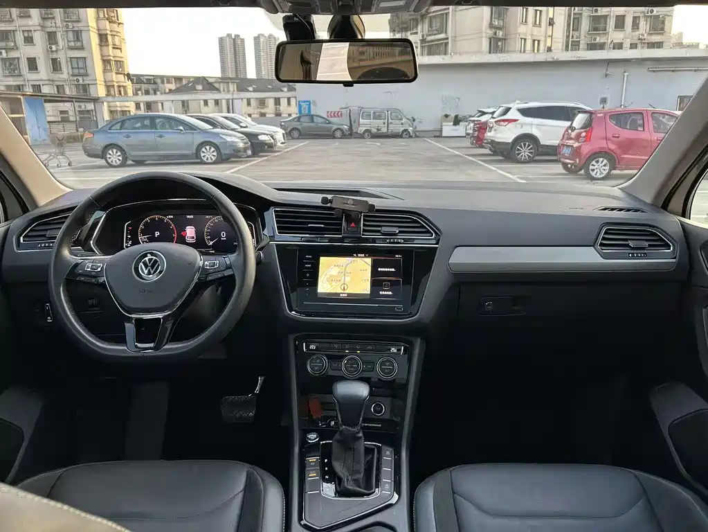 Tiguan L 2021 330TSI automatic two-wheel drive smart version купить на сайте DeffCars
