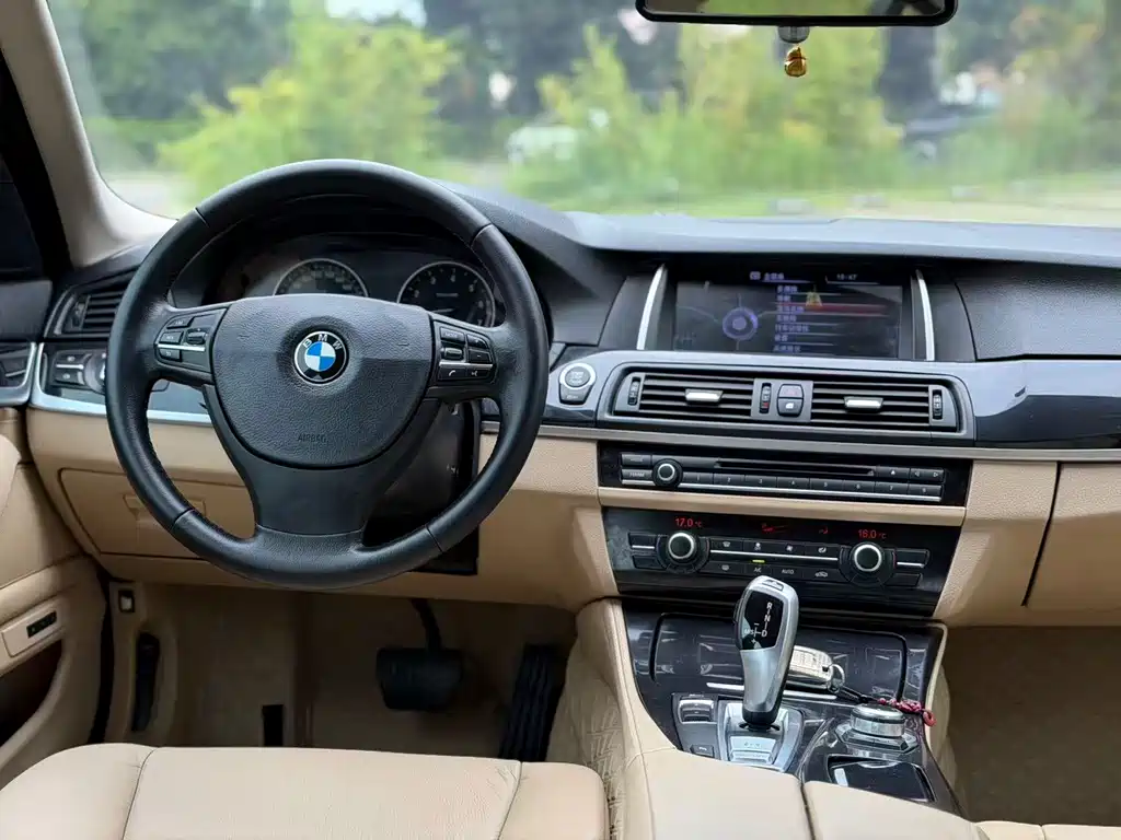 BMW 5 Series 2013 520Li Classic купить на сайте DeffCars