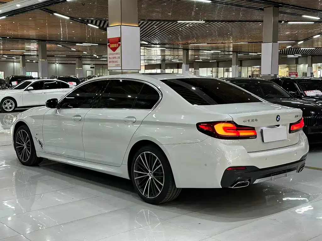 BMW 5 Series 2022 530Li Leading M Sports Package купить на сайте DeffCars