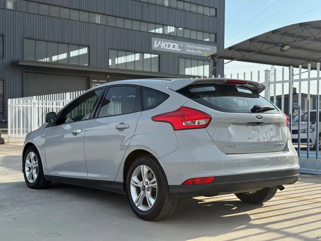 Focus 2018 hatchback classic 1.6L automatic comfort smart mobility version купить на сайте DeffCars