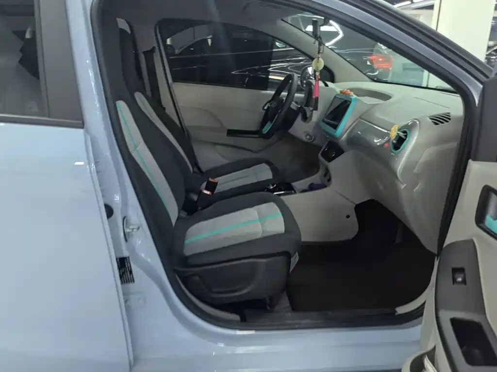 Yizhi EV2 2024 model 201km comfort model купить на сайте DeffCars