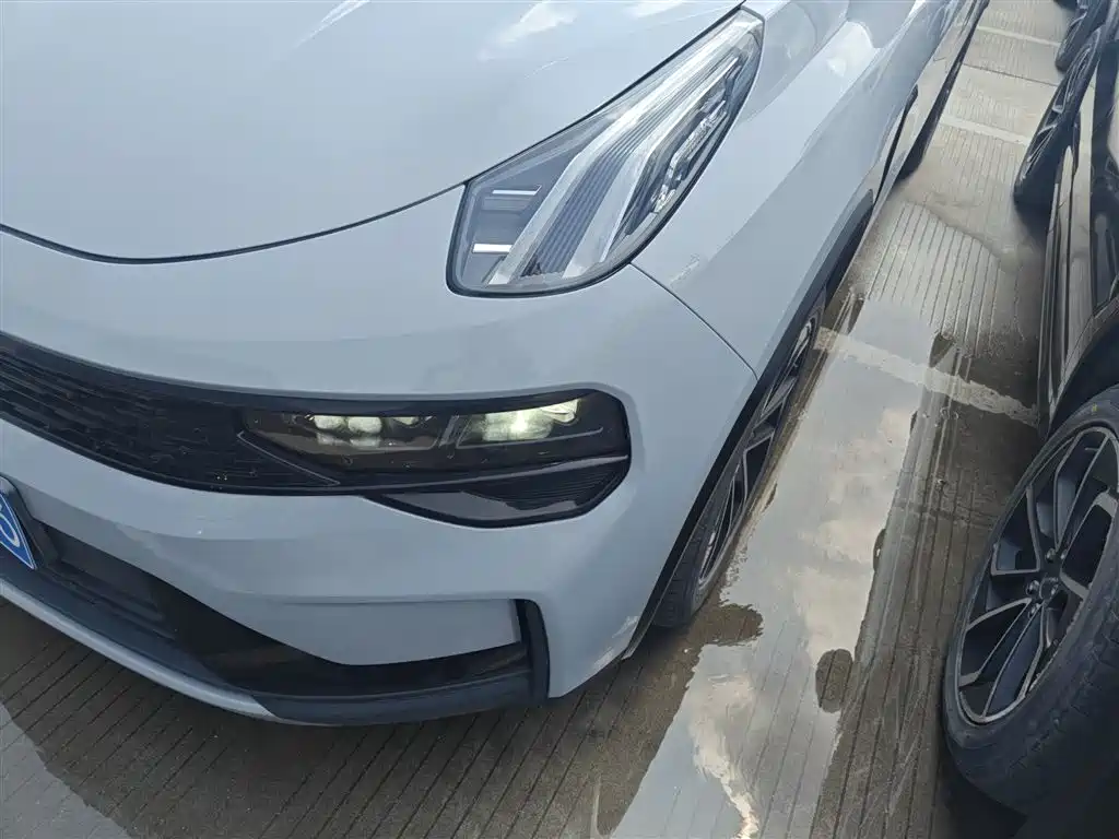 Lynk & Co 01 2023 1.5TD EM-F AM купить на сайте DeffCars