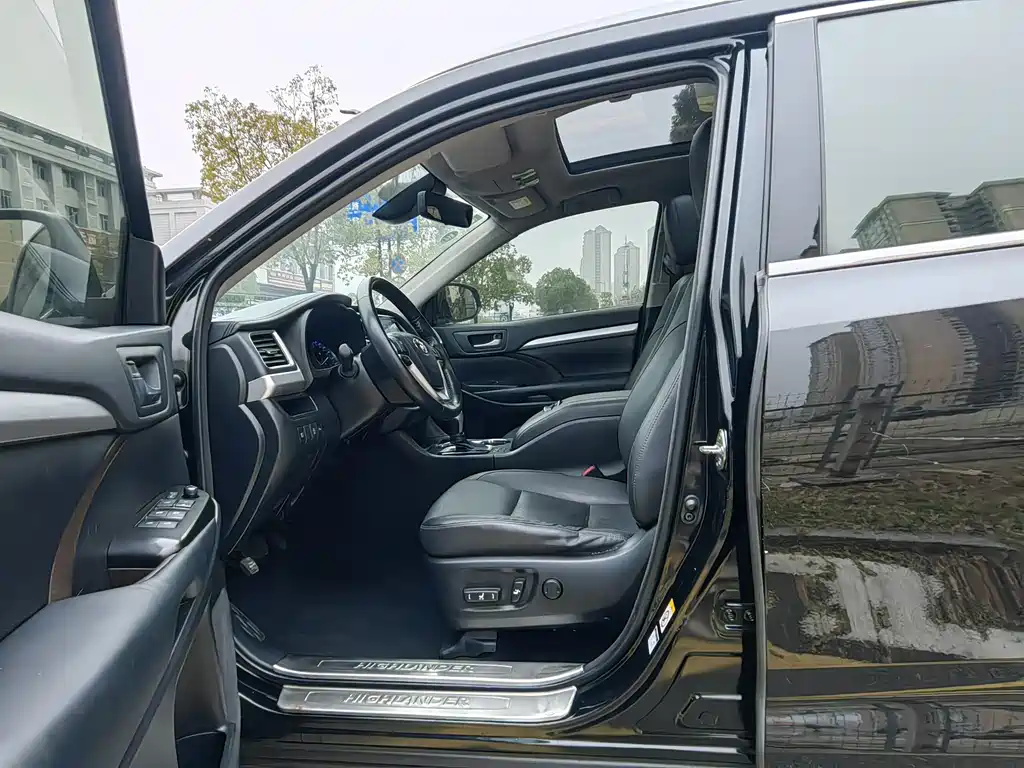 Highlander 2018 2.0T four-wheel drive luxury version 7 seats National V купить на сайте DeffCars